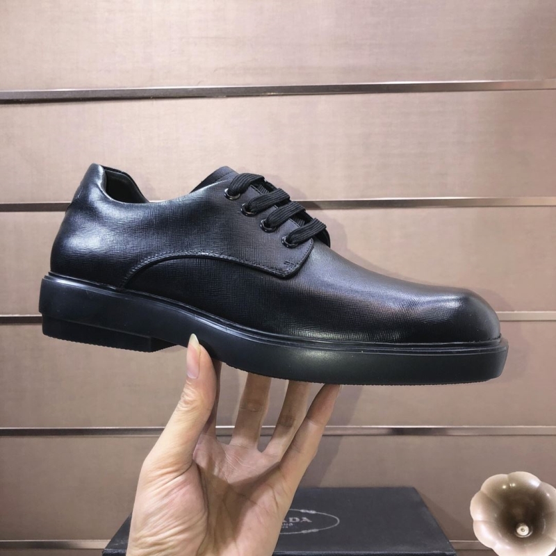 Pra*a leather shoes